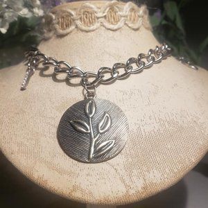 Beautifully engraved Flower Choker